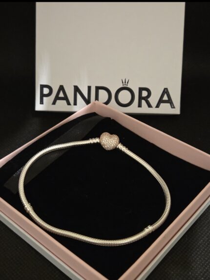 Pandora Moments Pavé-Herz-Verschluss Schlangen-Armband